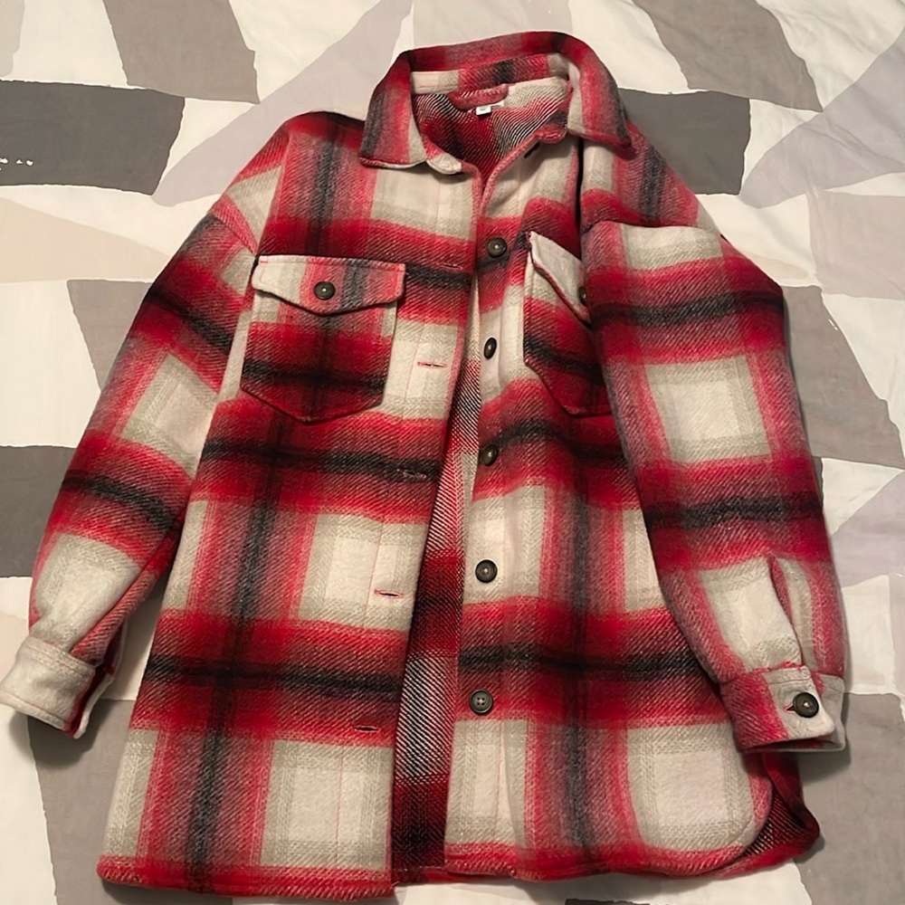 Women’s shaket